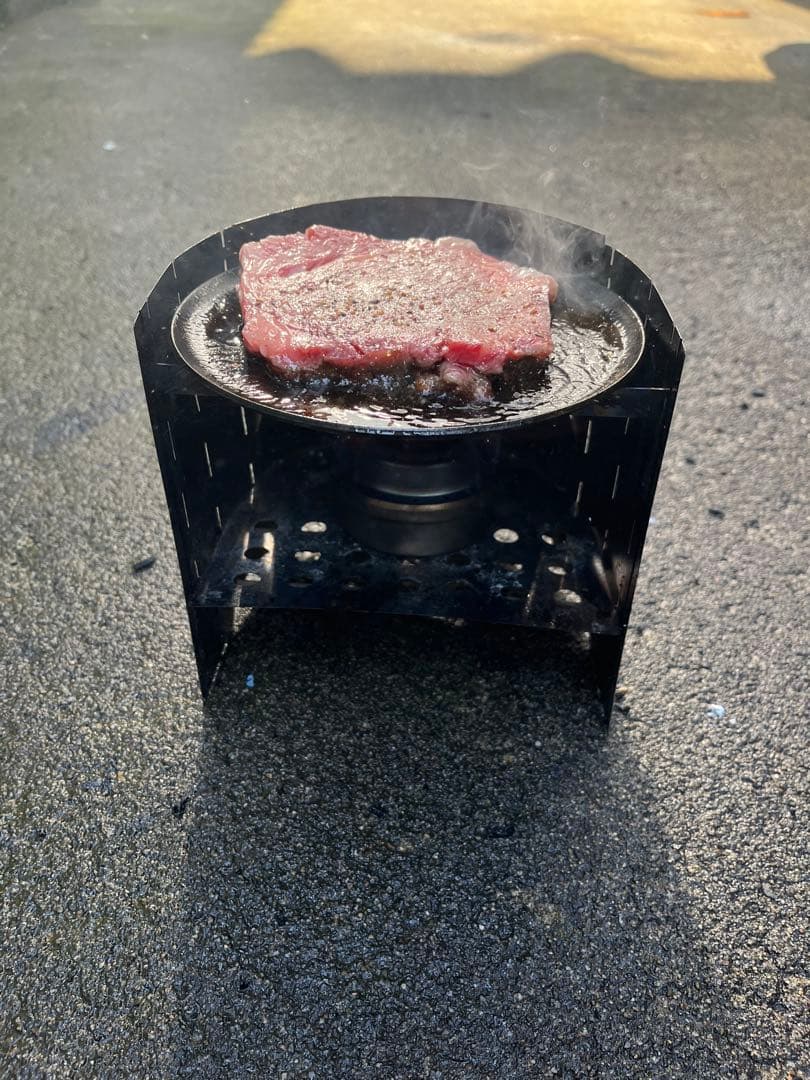 SCREEN STOVE（純チタン製UL焚き火台）